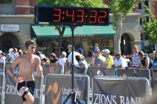Boston finishing marathon